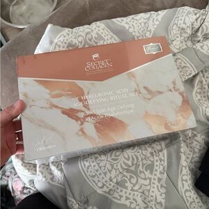 Overly Obsessed Hyaluronic Acid Serum Set - Rose Gold & White